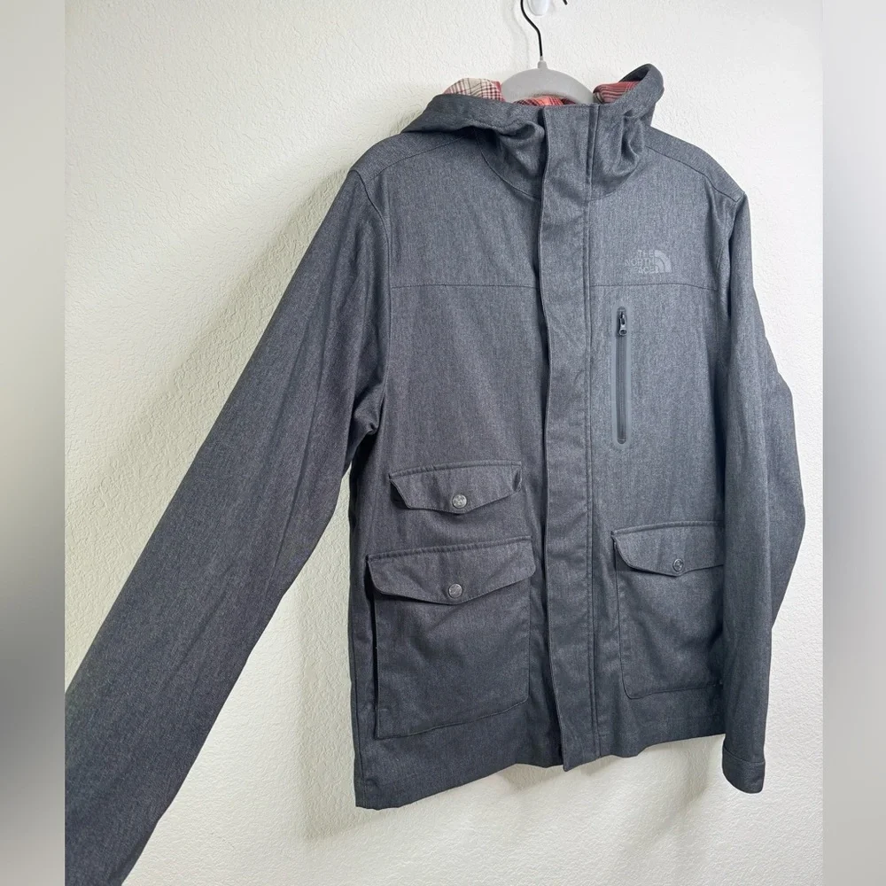 The North Face Men’s M Gray Hooded Jacket Windbreaker Waterproof Outdoor Utility